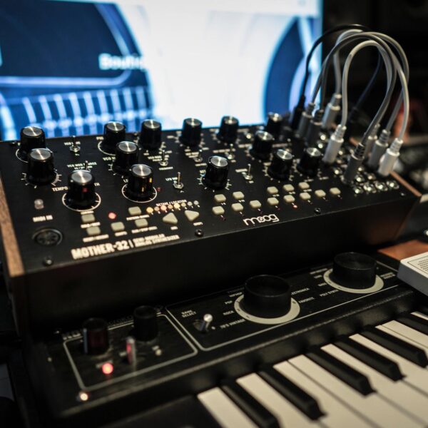 photo-1503440765842-0c8293cb78ba photo-1503440765842-0c8293cb78ba